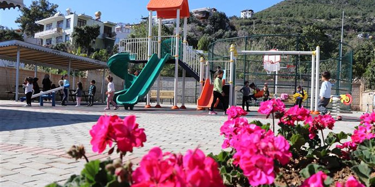 Alanya'da yeni bir çocuk parkı daha hizmete açıldı
