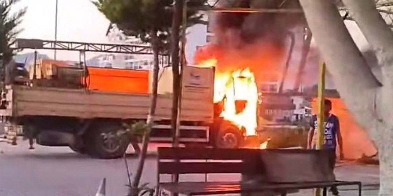 Alanya'da park halindeki kamyonda yangın çıktı!