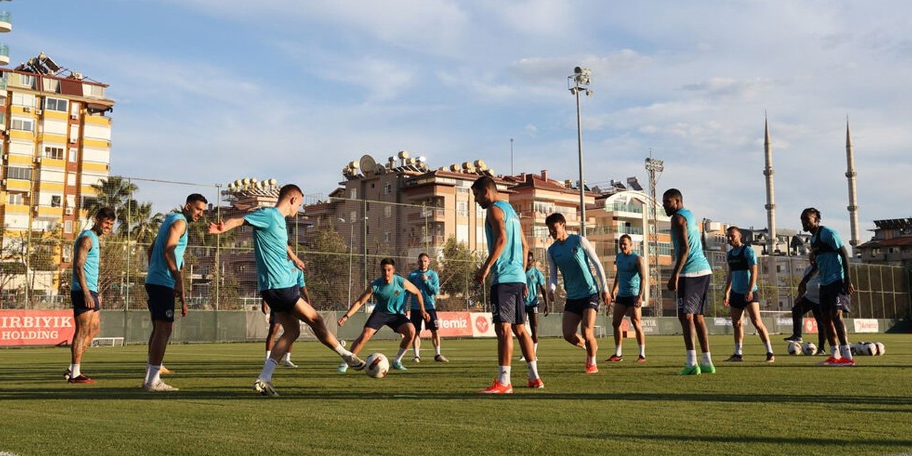 Alanyaspor, Galatasaray maçı için hazırlıklara başladı