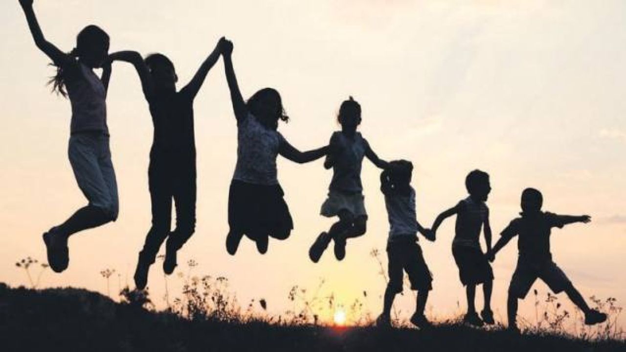 Koruyucu Ailelerdeki Çocuk Sayısı 10 Bin 84'e Yükseldi