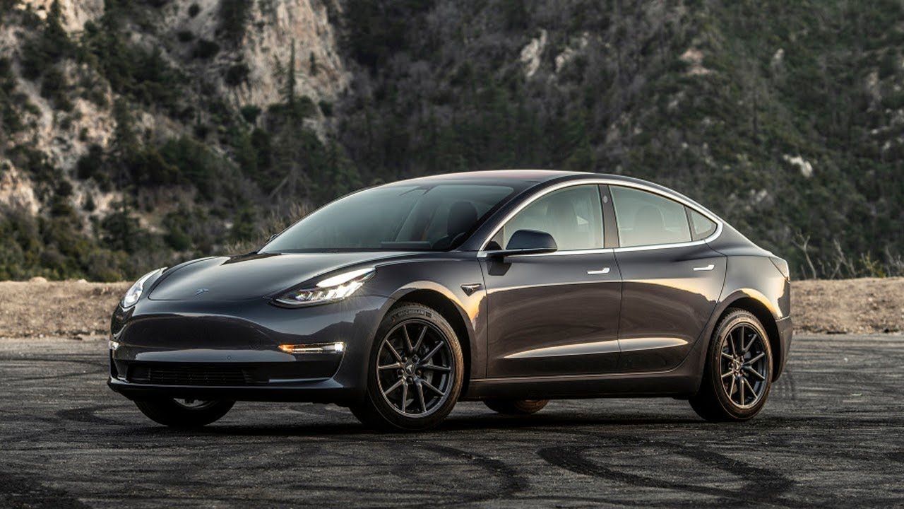 Tesla'dan Sektördeki Rakiplerine Meydan Okuyan Hamle: Elektrikli Araçlarda İlk Kez Fiyat İndirimi!