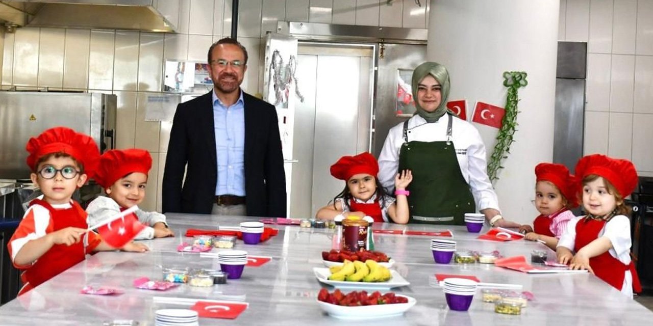 Alanya Üniversitesi mutfağı minik aşçılara bıraktı