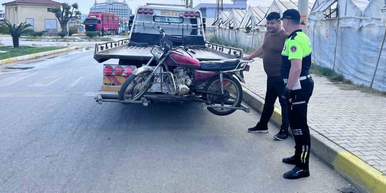 Alanya'da motosiklet denetimi! 5 araç trafikten men edildi