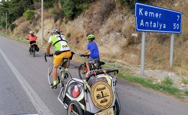 Pedal çevirerek Antalya’ya vardılar