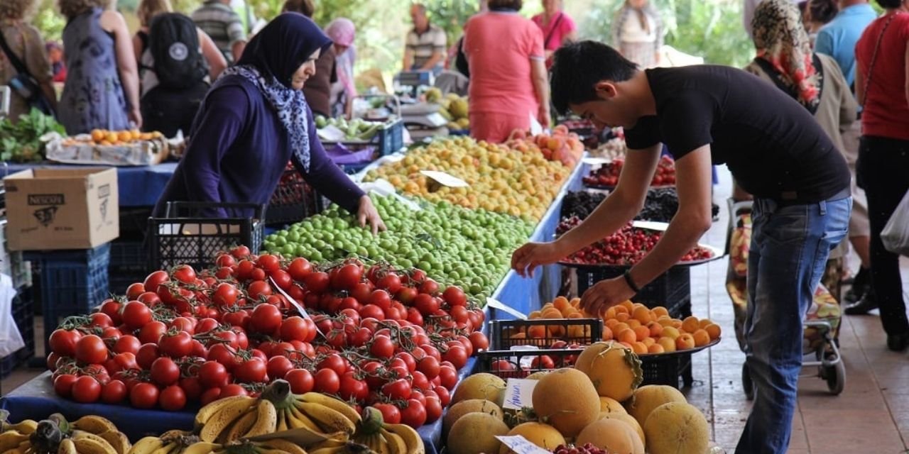 Alanya'da meyve ve sebzeler zamlanıyor: Halk kışı nasıl atlatacak?