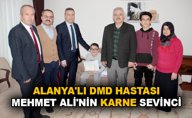 Alanya'lı DMD hastası Mehmet Ali'nin karne sevinci