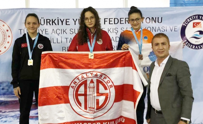 Antalya'dan 18 yüzücü milli takımda