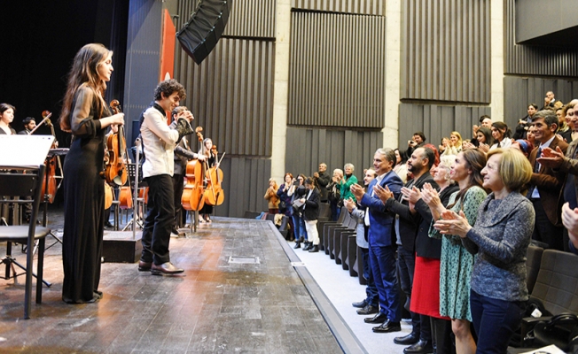 Türkan Şoray’da gençlik senfoni orkestrası
