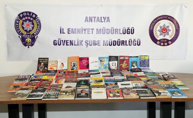 Antalya'da bandrolsüz kitap operasyonu