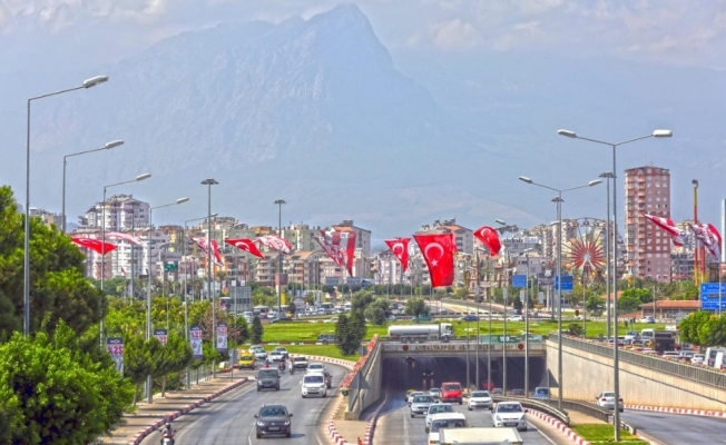Antalya ve ilçelerinde  bayrak kampanyası yeniden başlıyor