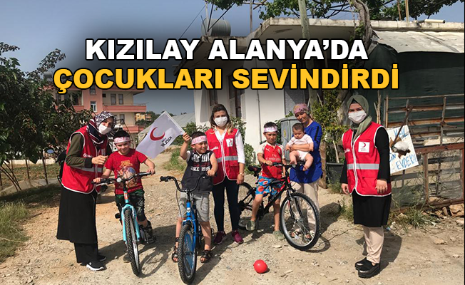 Türk Kızılayı Alanya Şubesi Kadın Kolları Çocukları Sevindirdi
